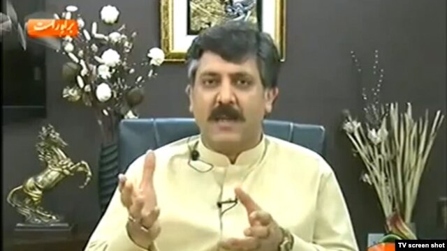 Junior government minister Sheikh Waqas Akram takes journalists to task on Pakistan's Geo TV.