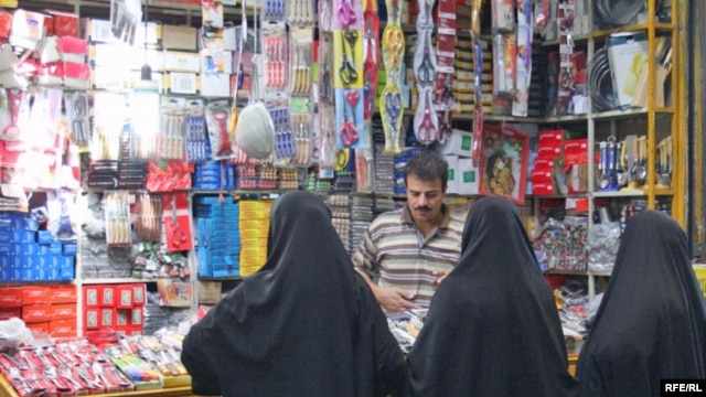 Female cutomers in a shop in Tehran (file photo)