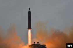 Испытания северокорейской ракеты, способной нести ядерный боезаряд. Август 2016 года