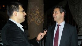 Sinan Ulgen sa novinarom RSE Draganom Štavljaninom