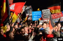 "Альтернатива для Германии" проводит митинг против немецкой миграционной политики. Осень 2015 года