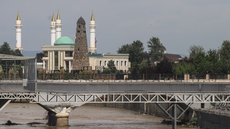 В Чечне потратят 40 млн рублей на уход за газонами правительственных зданий