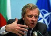 NATO chief de Hoop Scheffer (file photo)