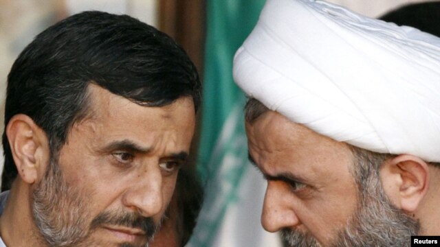 شیخ نبیل قاووق، در جریان دیدار محمود احمدی نژاد از لبنان