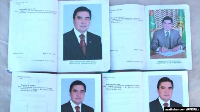 Turkmenistan -- School textbooks with Gurbanguly Berdymukhammedov's picture, 02May2012
