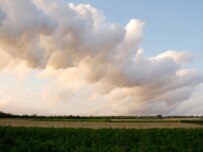 Smoke from the phosphorus fire has spread over 90 square kilometers (Ukrinform)