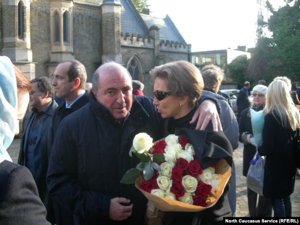 Борис Березовский и Марина Литвиненко 23 ноября 2007-го года в Лондоне, в 1-ю годовщину смерти Александра Литвиненко