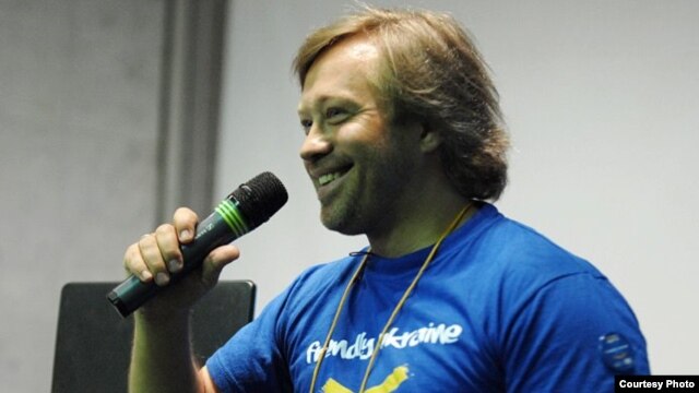Dmytro Vasylev, the founder of Friendly Ukraine, says Tymoshenko and Yanukovych are both "people from the past."