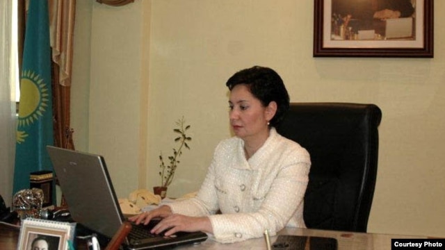 Еңбек және халықты әлеуметтік қорғау министрі Гүлшара Әбдіхалықова. Астана, 27 қаңтар 2011 жыл. (Көрнекі сурет)