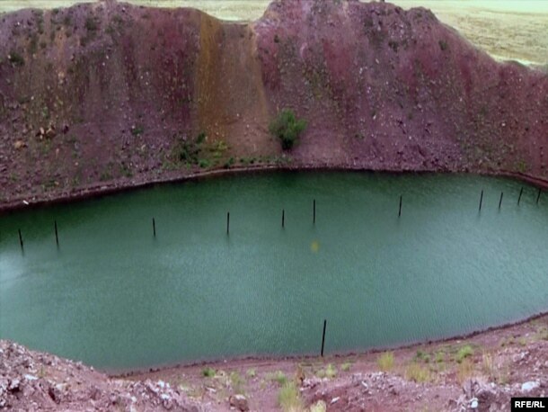 Бұрынғы Семей ядролық сынақ полигоны территориясындағы «Атом көлі». Шығыс Қазақстан облысы, 22 тамыз 2009 жыл.