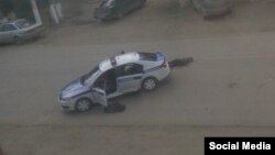 ВКонтакте әлеуметтік желісінде жарияланған бұл сурет 2016 жылы 5 маусымда Ақтөбедегі атыс кезінде түсірілген деп сипатталған.