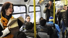Amra Božović: "Tonem u san, sutra je novi dan." Fotografije: Midhat Poturović