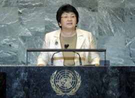 Kyrgyz President Roza Otunbaeva speaking at the UN.