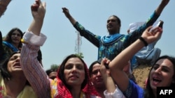Pakistani eunuchs and transgenders demonstrate for their rights in the city of Peshawar in 2011.