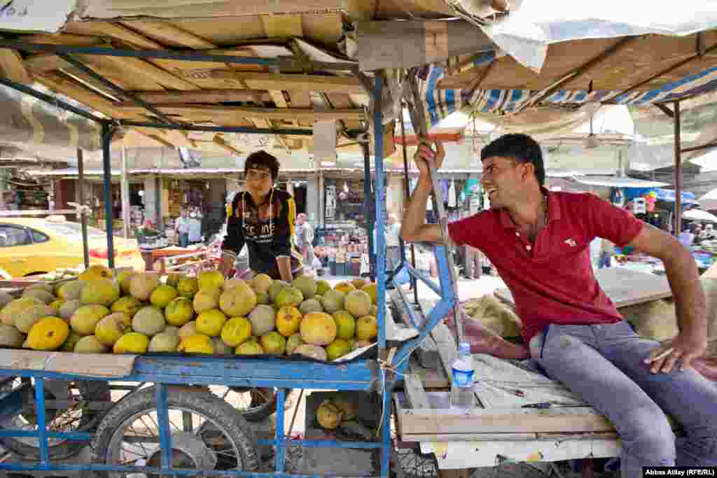 Venders in Kirkuk, a city with a large Kurdish and Turkoman population