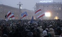 Demonstrators on October Square on March 21 (RFE/RL)