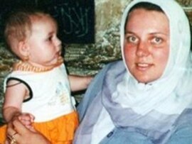 Irena Sarahna with her daughter (file photo)