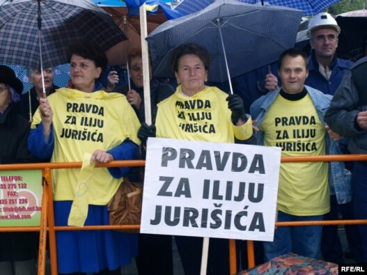 Sa prosvjeda zbog presude Iliji Jurišiću, Tuzla, oktobar prošle godine, Foto: Maja Nikolić