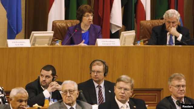 EU foreign-policy chief Catherine Ashton (top left) speaks during the joint Arab League-European Union foreign ministers meeting on Syria, at the Arab League headquarters in Cairo on November 13.