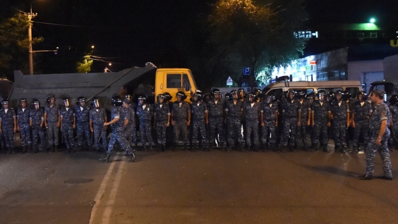 Возбуждено уголовное дело о захвате здания полиции в Ереване