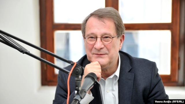 Boško Jakšić u beogradskom studiju Radija Slobodna Evropa