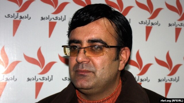 Afghan Finance Ministry spokesman Wahid Tawhidi: Low tax and low interest rates.