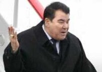 Turkmen President Saparmurat Niyazov file photo)
