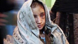 Сахар Гүлдің қайын жұртының қамауынан азат етілген сәті. Бағлан уәлаяты, 28 желтоқсан 2011 жыл