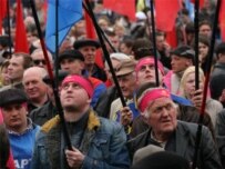 Supporters of Prime Minister Viktor Yanukovych gathering in Kyiv on April 4 (official site)