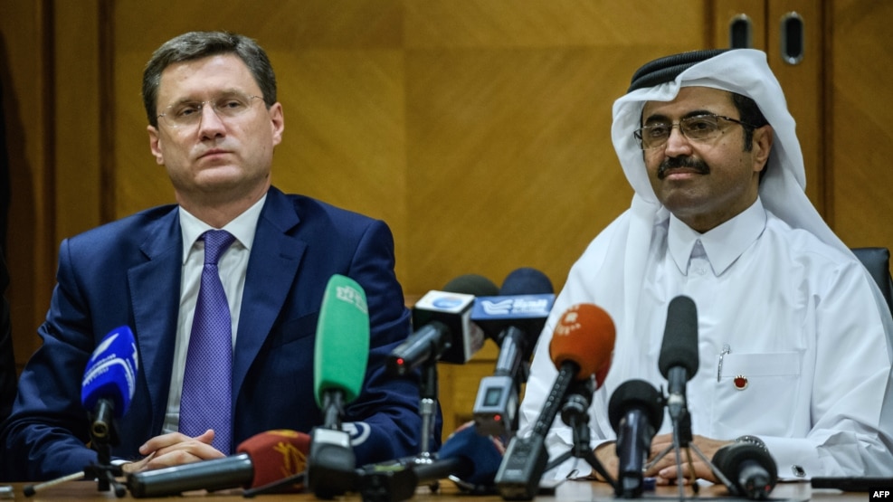 Russian Energy Minister Aleksandr Novak (left) and Mohammed bin Saleh al-Sada, president of OPEC (file photo)