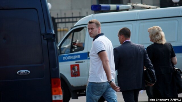 Aleksei Navalny entering the Investigative Committee building on July 31.