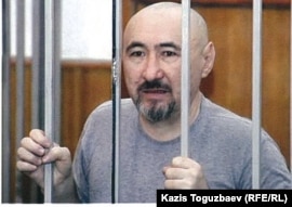 Поэт и публицист Арон Атабек, осужден на 18 лет тюрьмы после столкновений в поселке Шанырак. Алматы, октябрь 2007 года.