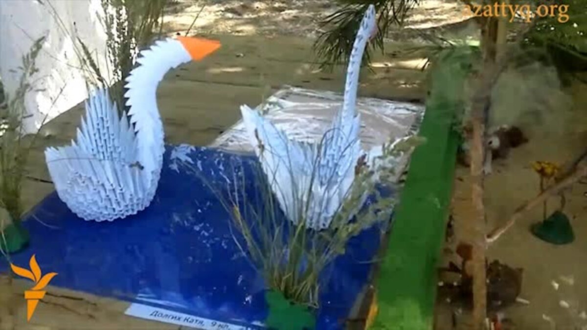 Архив А можно дарить искусственные цветы?