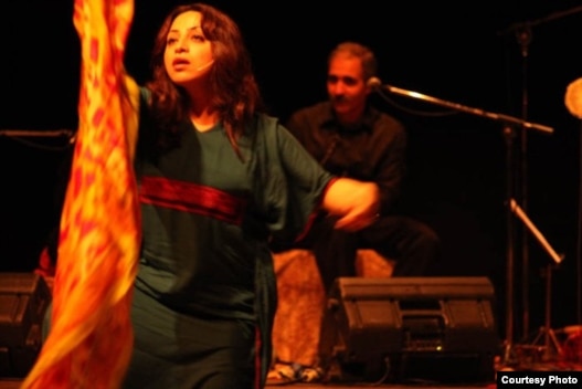 آرام قاسمی در نمایش «راهی پر از حکایت»