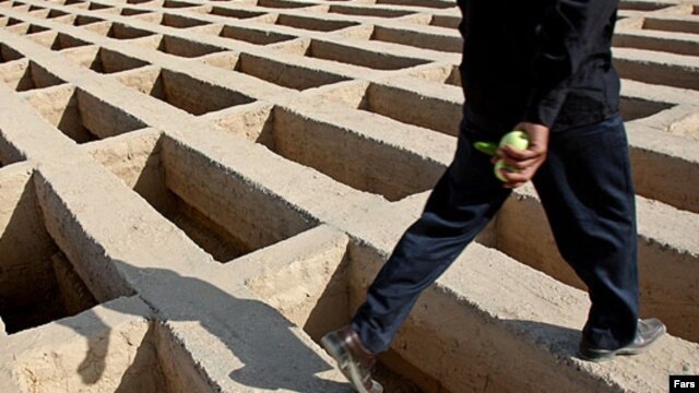 نمایی از یکی از آخرین قطعات بهشت زهرای تهران