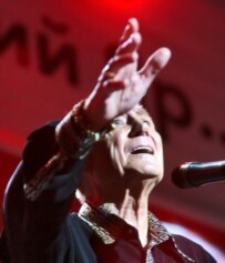 The poet Yevgeny Yevtushenko giving a reading of his famous Soviet-era poem about Babi Yar at a commemorative event held in Moscow in August (ITAR-TASS)