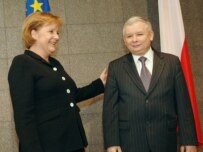 German Chancellor Merkel (left) with Polish Prime Minister Kaczynski in Warsaw in March (epa)