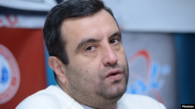 Armenia -- Presidential candidate Vartan Sedrakian at a press conference in Yerevan, 10Jan2013.