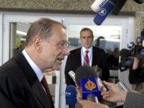 The EU's Javier Solana talks to reporters in Luxembourg on April 23 (epa)