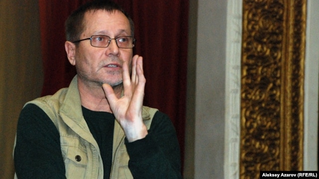 Журналист и правозащитник Сергей Дуванов. Алматы, 27 февраля 2014 года.