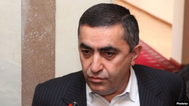 Armenia - Armen Rustamian, a leader of the Armenian Revolutionary Federation, talks to journalists in Yerevan, 21Nov2012.