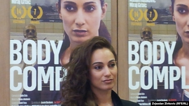 Glavnu ulogu u filmu ostvarila je Asli Bayram