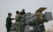 Revolutionary Guards participating in military maneuvers in April, 2006 (file photo) (Fars)