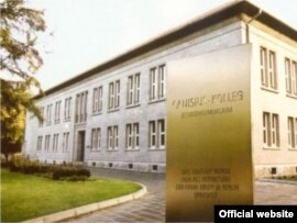 Берлинская иезуитская гимназия Canisius-Kolleg, где в 70-80-х годах прошлого века бесчинствовали учителя-педофилы.