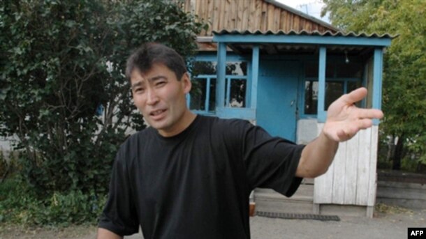 Бывший аким Павлодарской области Галымжан Жакиянов. 19 сентября 2004 года.