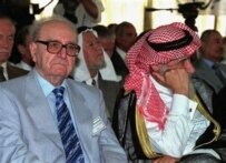 Roger Garaudy (Left) in Jordan in 2000 (AFP)