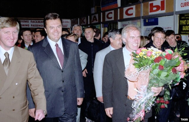 Рінат Ахметов і Віктор Янукович, Ужгород, червень 2002 року