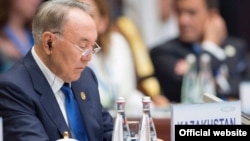 Қазақстан президенті Нұрсұлтан Назарбаев G-20 саммиті кезінде. Ханчжоу, Қытай.