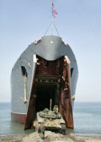 A Russian tank embarks at Batumi on the start of its journey out of Georgia (ITAR-TASS)