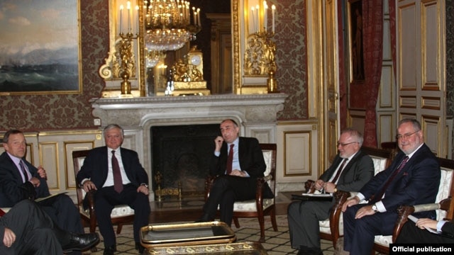 France - Foreign Ministers Edward Nalbandian of Armenia and Elmar Mammadyarov of Azerbaijan, meet in Paris, 27Oct2012.